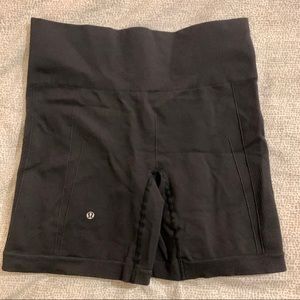Lululemon black biker shorts!